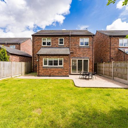 Brook Meadow House, 4 Bed House, Manchester Astley  Exterior photo