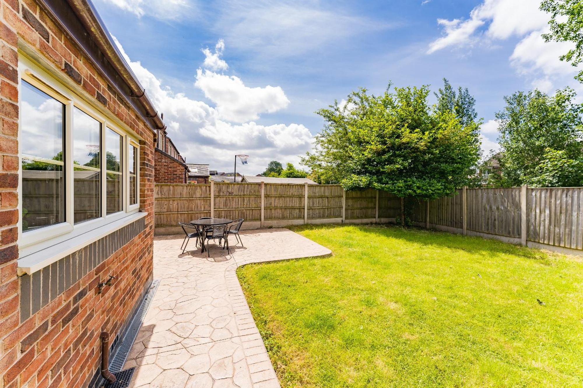 Brook Meadow House, 4 Bed House, Manchester Astley  Exterior photo
