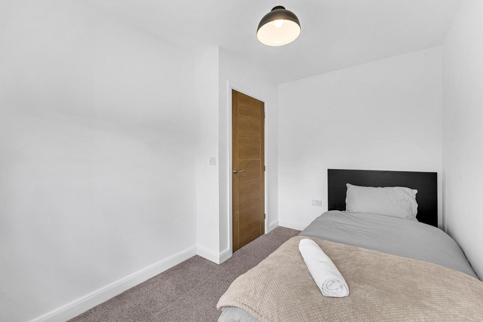 Brook Meadow House, 4 Bed House, Manchester Astley  Exterior photo